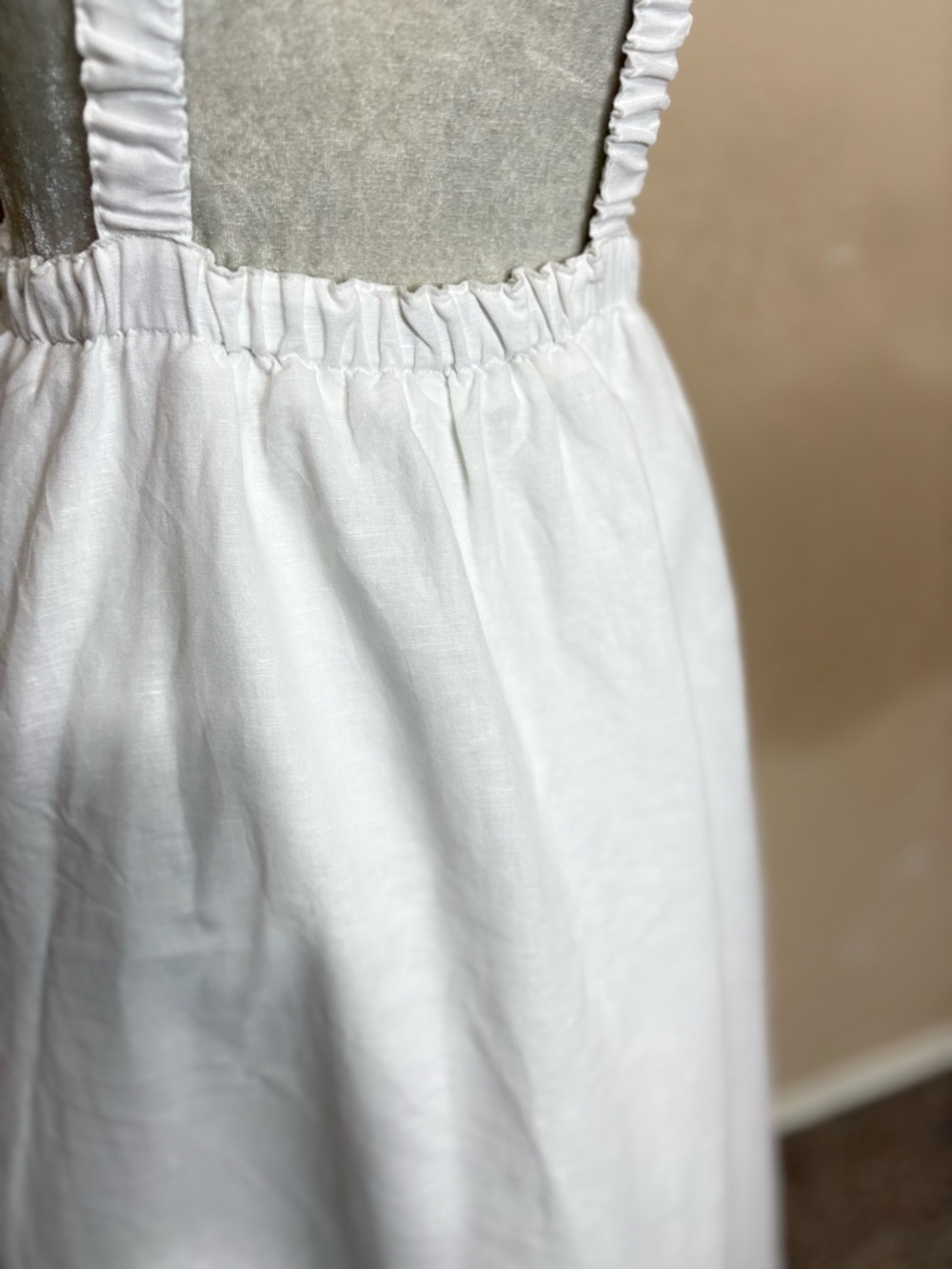 Petal & Pup Aubrey Linen Blend Cutout Midi Dress White Sleeveless Size 2 - Picture 8 of 11